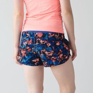 LuluLemon tracker shorts size 4